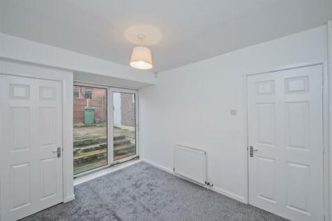 Dining Room: