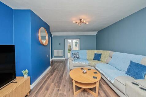 Living Room: