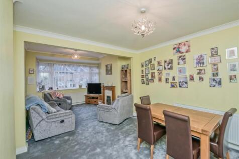 Living Room: