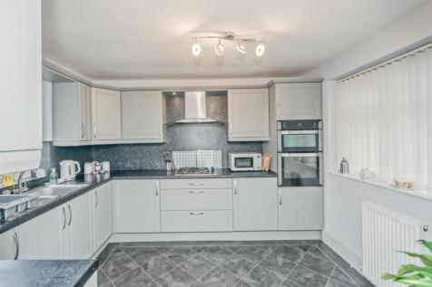Fitted Kitchen: