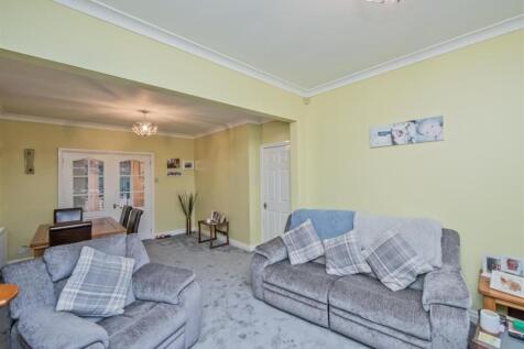 Living Room: