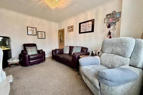 Living Room:
