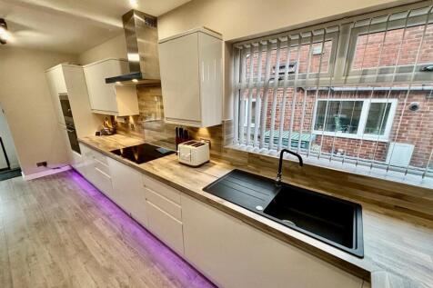 Fitted Dining Kitchen:
