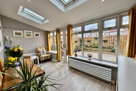 Occasional Room / Family Area: