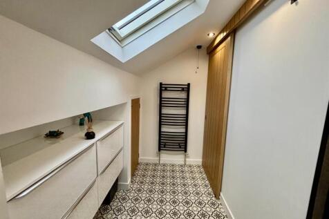 Shower Room / WC:
