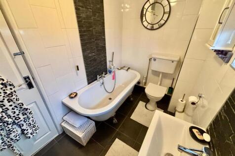 Bathroom / WC: