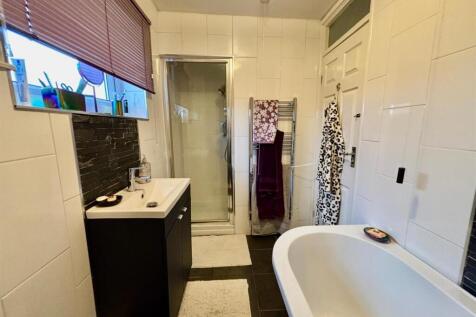 Bathroom / WC: