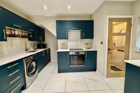 Fitted Kitchen: