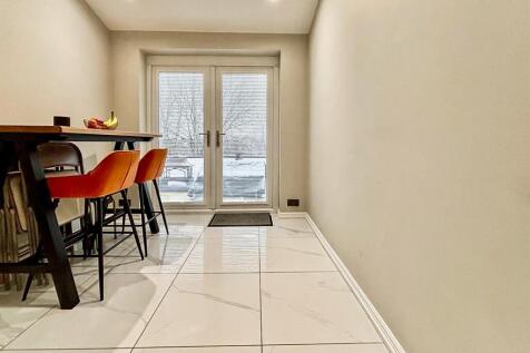 Dining Room: