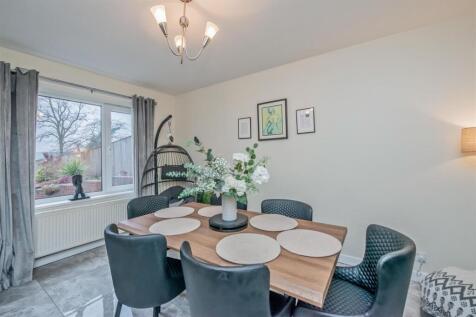 Dining Room: