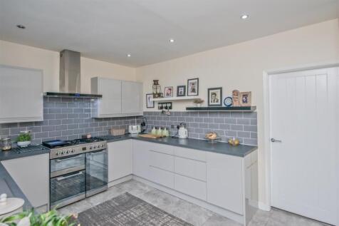 Fitted Kitchen: