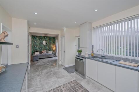 Fitted Kitchen:
