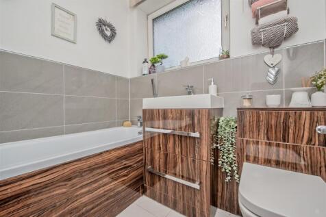 Family Bathroom / WC: