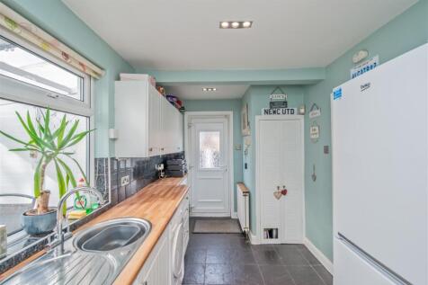 Fitted Kitchen:
