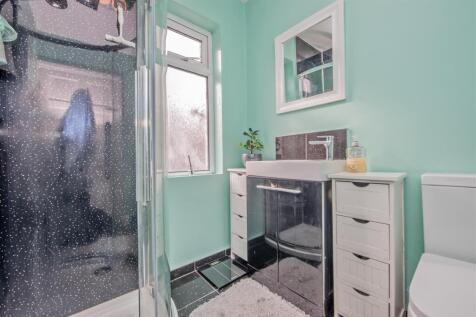 Shower Room / WC: