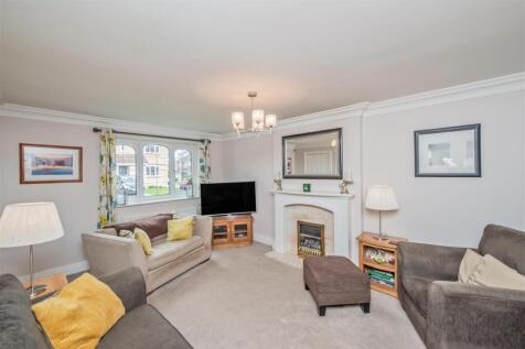 Living Room: