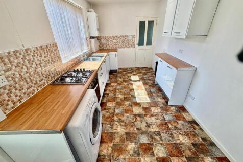 Fitted Dining Kitchen: