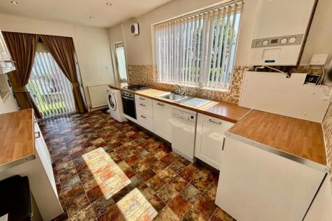 Fitted Dining Kitchen: