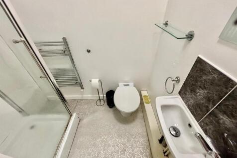 Shower Room / WC: