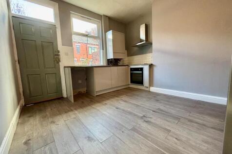 Fitted Dining Kitchen: