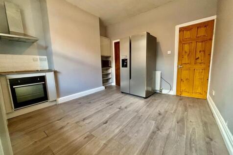 Fitted Dining Kitchen: