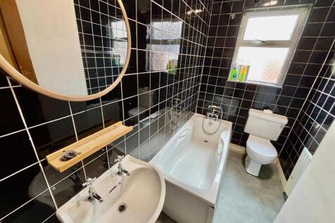 Bathroom / WC: