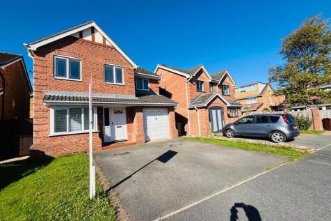Off Street Parking / Integral Single Garage: