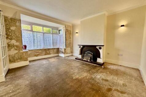 Living Room: