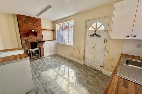 Dining Kitchen:
