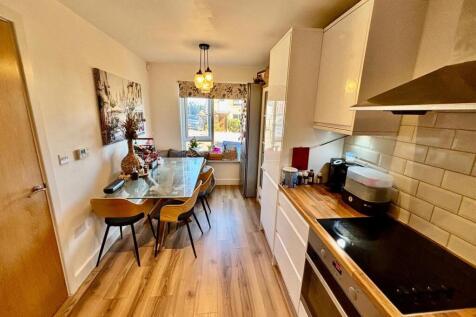 Fitted Breakfast Kitchen: