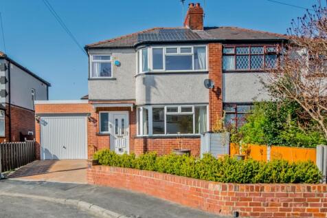 Driveway / Garage: