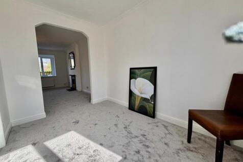 Living Room:
