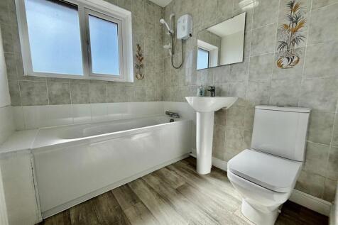 Bathroom / WC: