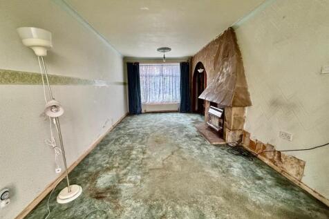 Living Room &amp; Dining Area: