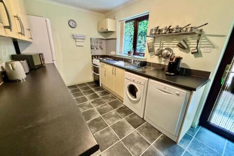 Fitted Kitchen: