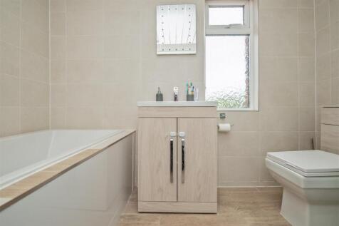 Bathroom / WC: