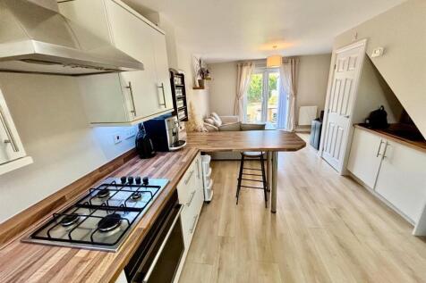 Fitted Breakfast Kitchen: