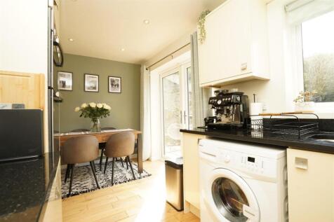 Fitted Kitchen: