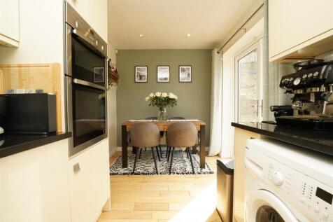 Dining Room: