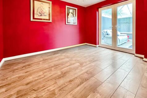 Dining Room: