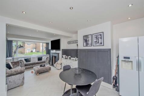 Living Room: