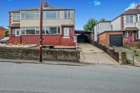 Off Street Parking / Driveway / Large Garage: