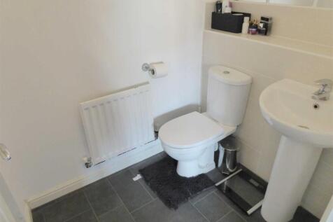 En- Suite Shower Room/ WC: