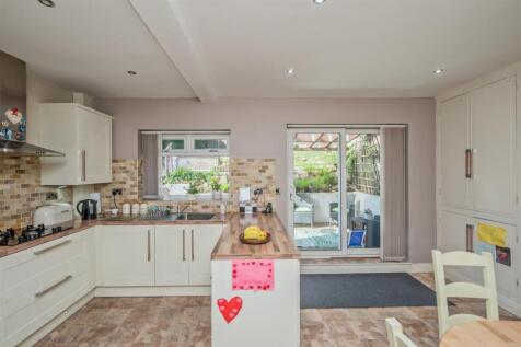 Fitted Dining Kitchen: