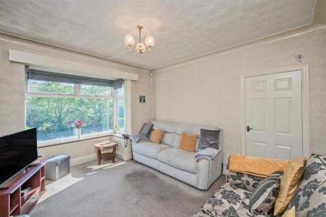 Living Room: