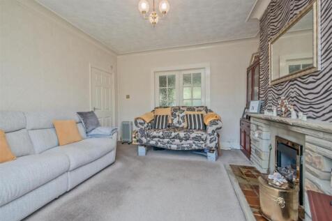 Living Room: