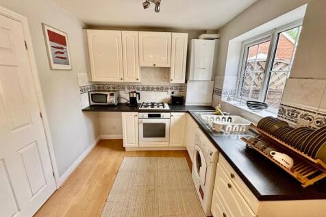 Fitted Dining Kitchen: