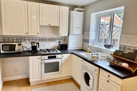 Fitted Dining Kitchen: