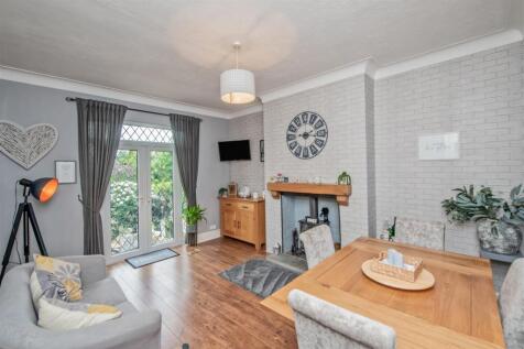 Dining Room: