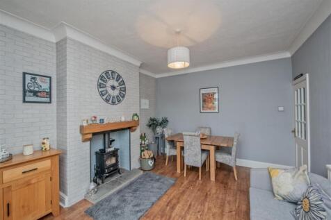 Dining Room:
